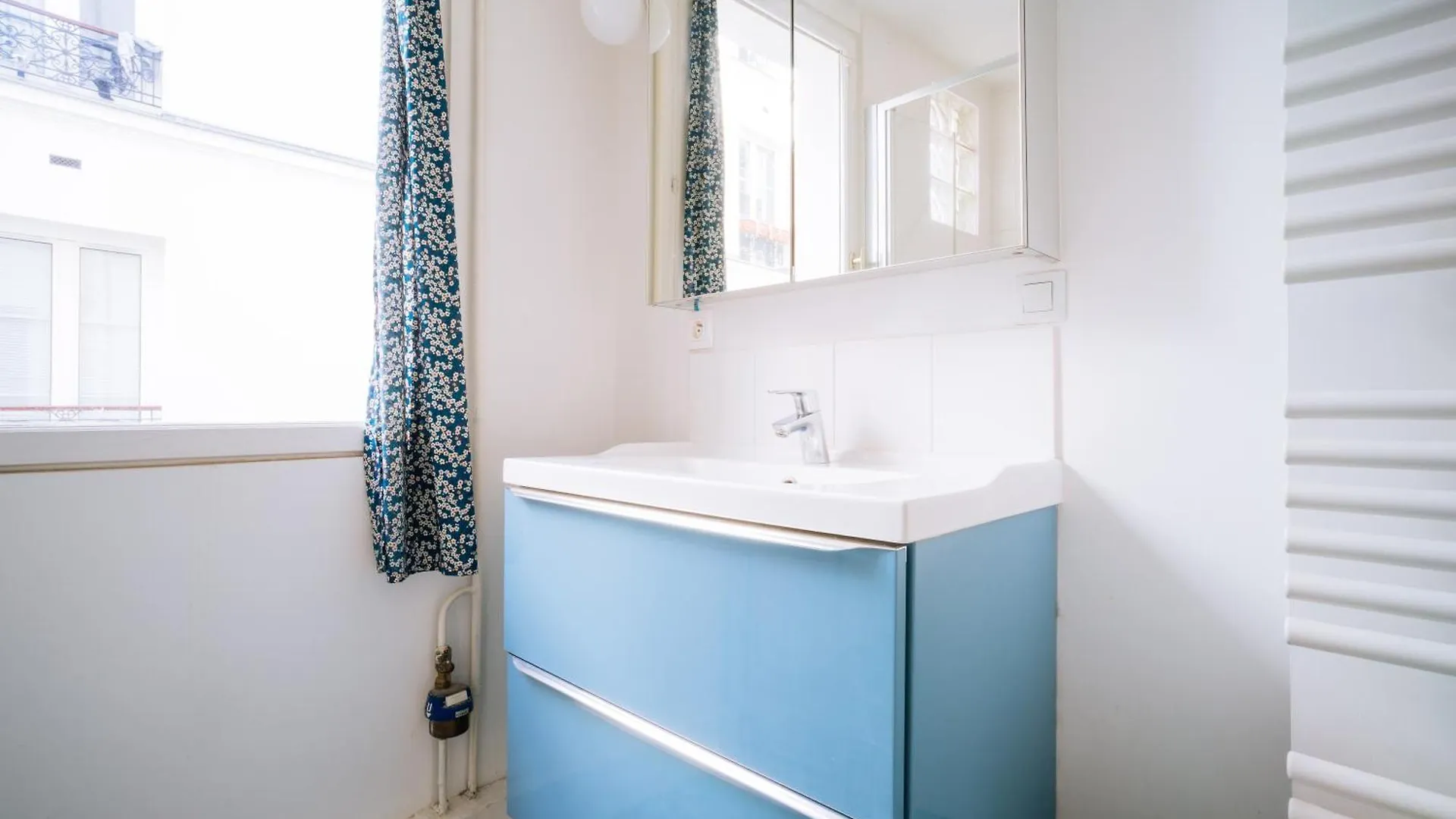 Apartment Quirky 1 Bedroom Flat In Paris France