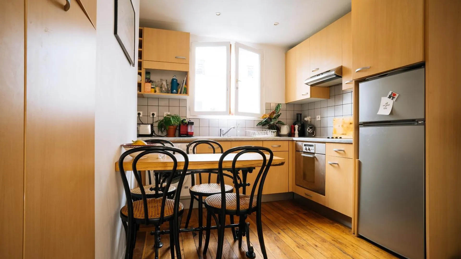 Apartment Quirky 1 Bedroom Flat In Paris France