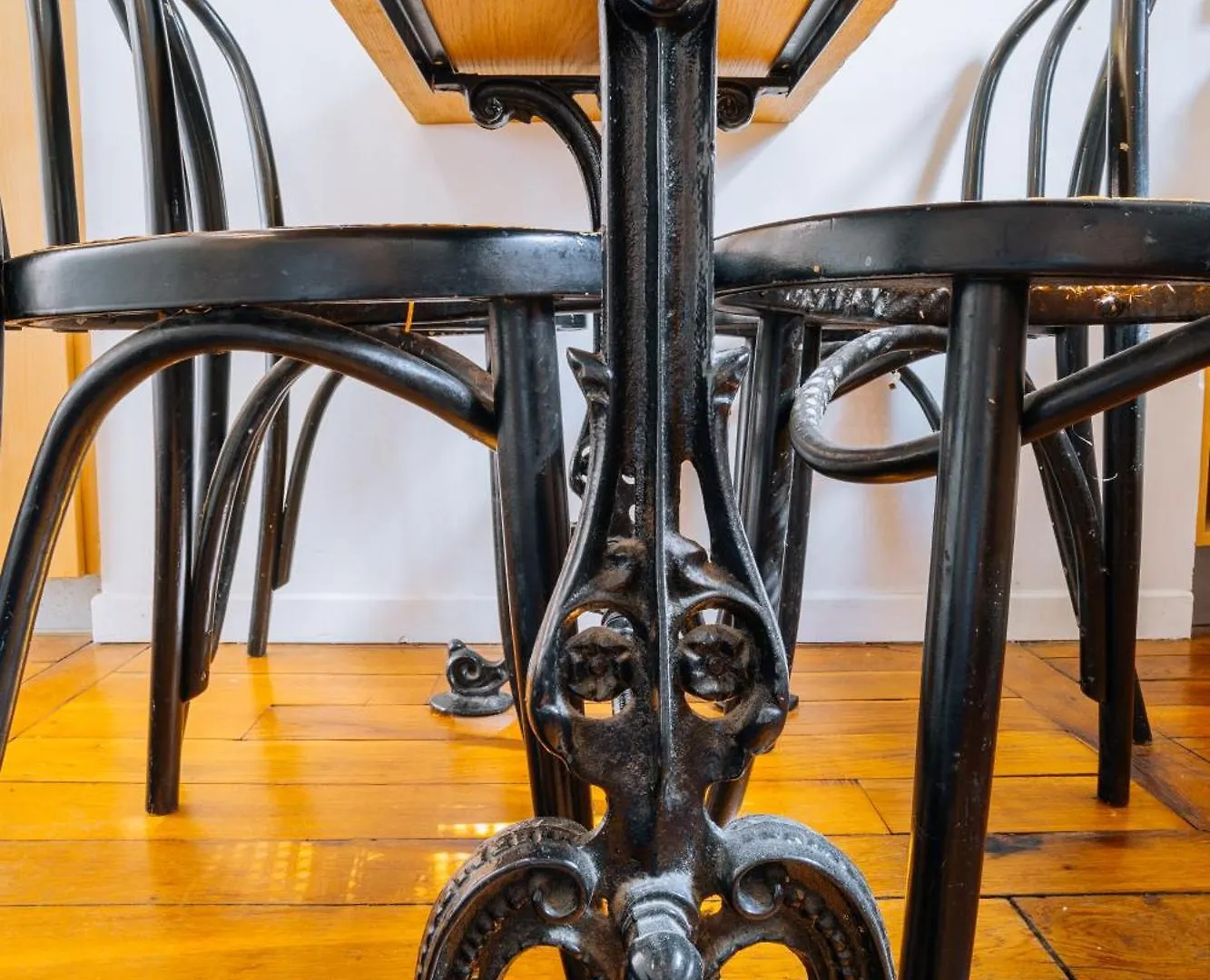Quirky 1 Bedroom Flat In Paris