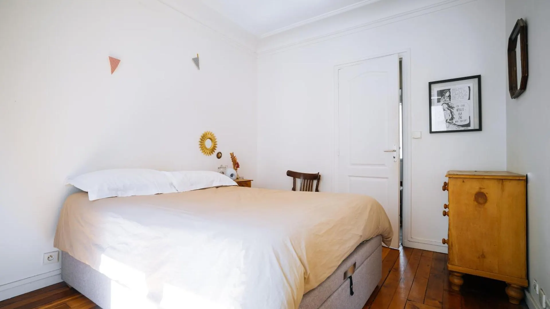 Quirky 1 Bedroom Flat In Paris Apartment