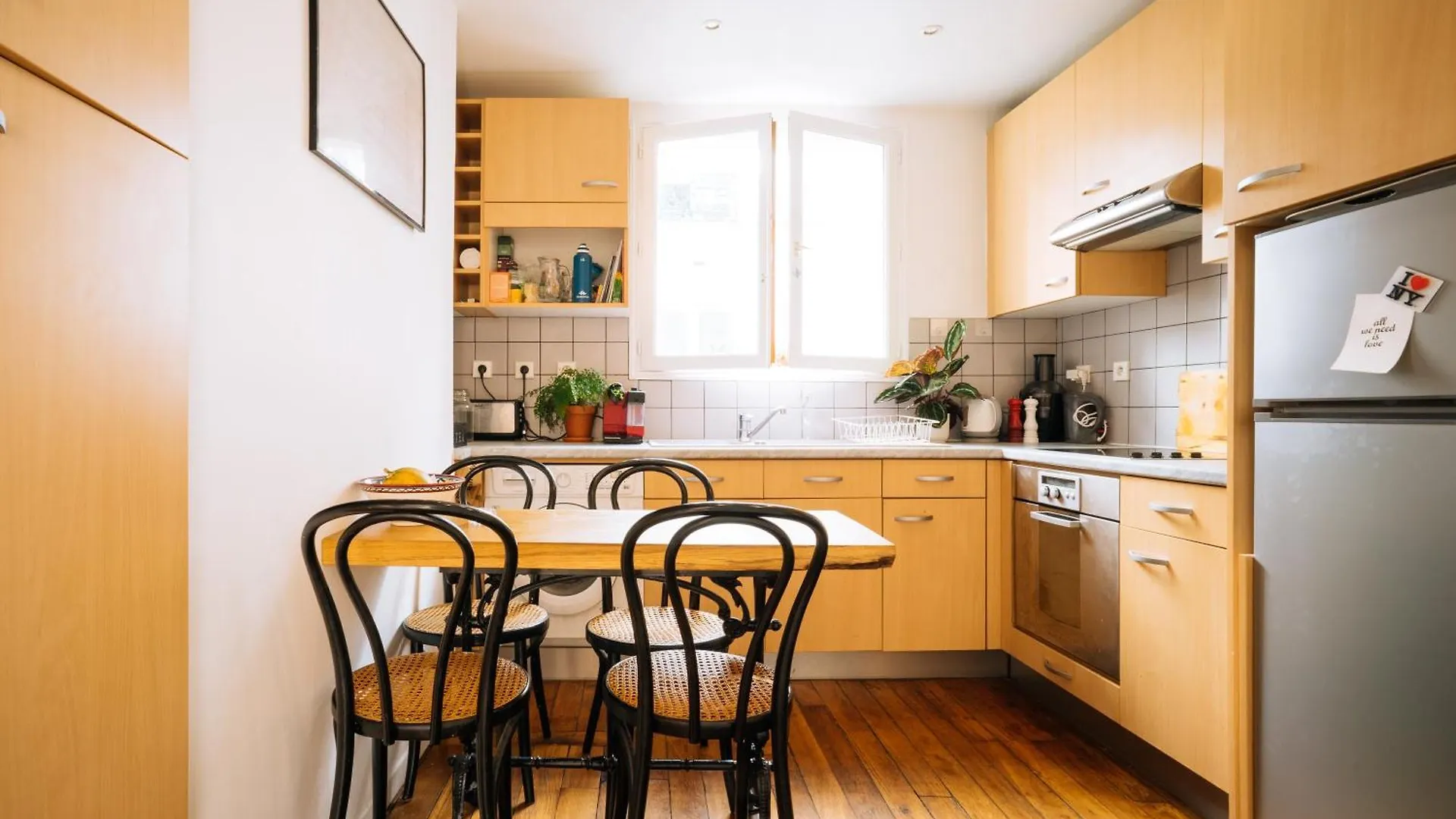 Apartment Quirky 1 Bedroom Flat In Paris